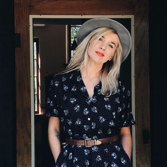 Meet your Posher, Mandy - Picture 1 of 1